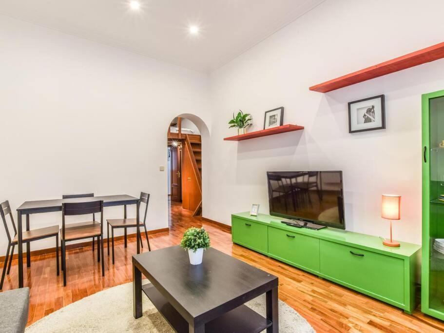 Apartamento Puente De Segovia Apartman Madrid Kültér fotó