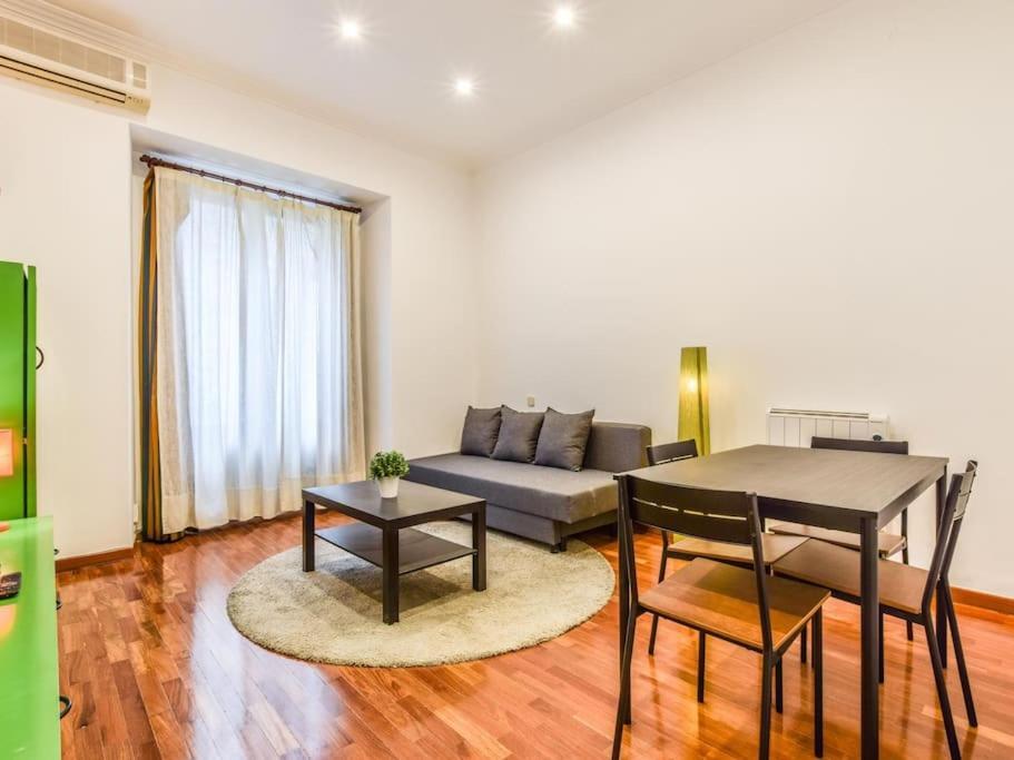 Apartamento Puente De Segovia Apartman Madrid Kültér fotó